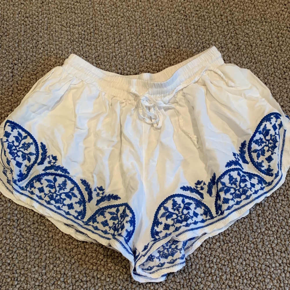 LF Flowy Shorts NWOT 🦋✨